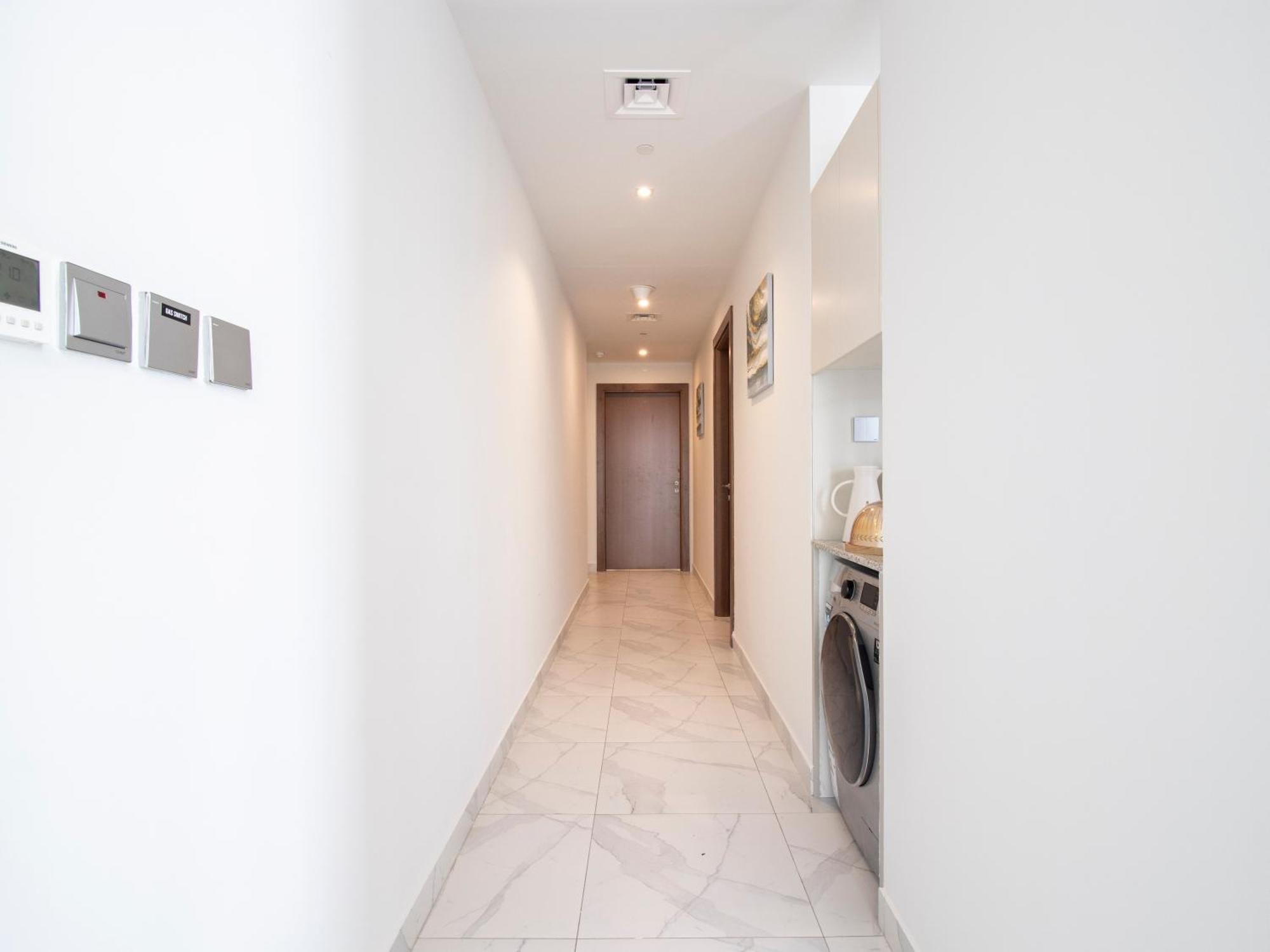 Elegant 2br Ensuite With Canal & Burj Khalifa View * Dubái