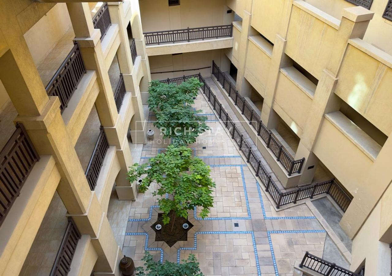 Sensational 1br In Downtown Burj Khalifa Mall View Apartament Dubai