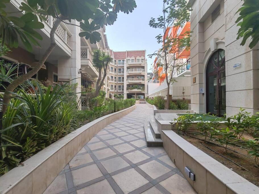Cozy 1bedroom Skylight Le Grand Chateau Dubaï
