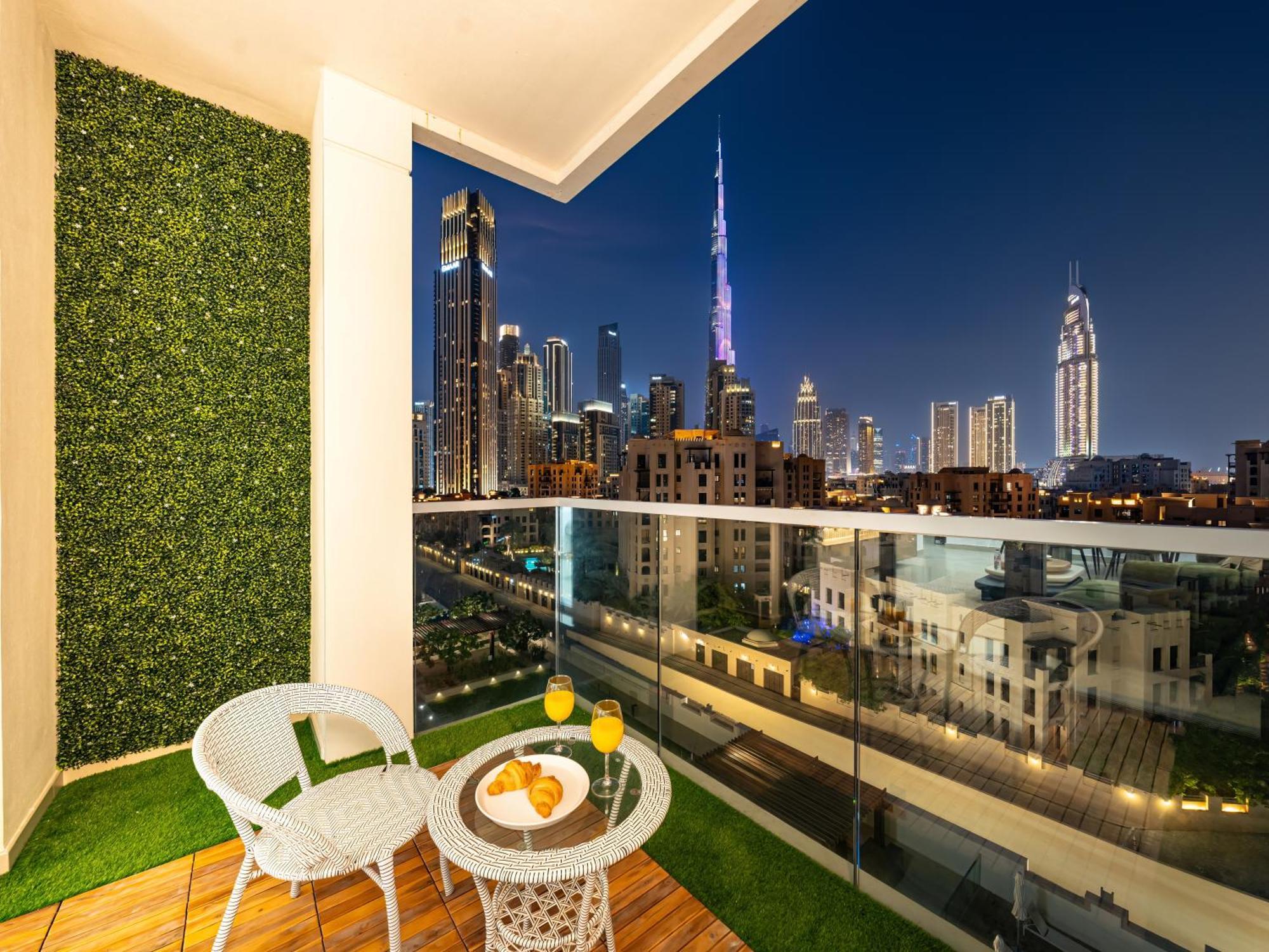 Luxury 2br With Burj View, Very Close To Mall Сasa de vacaciones Dubái