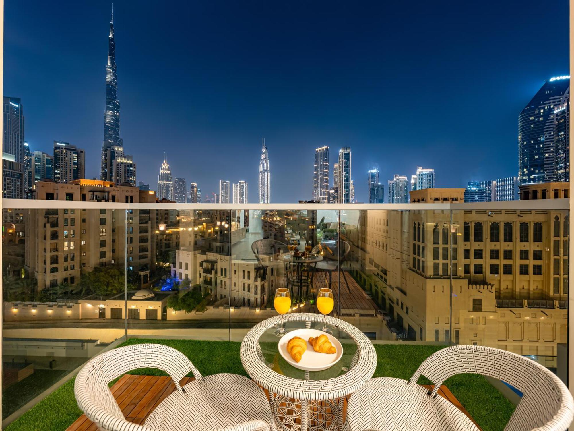 Luxury 2br With Burj View, Very Close To Mall Сasa de vacaciones