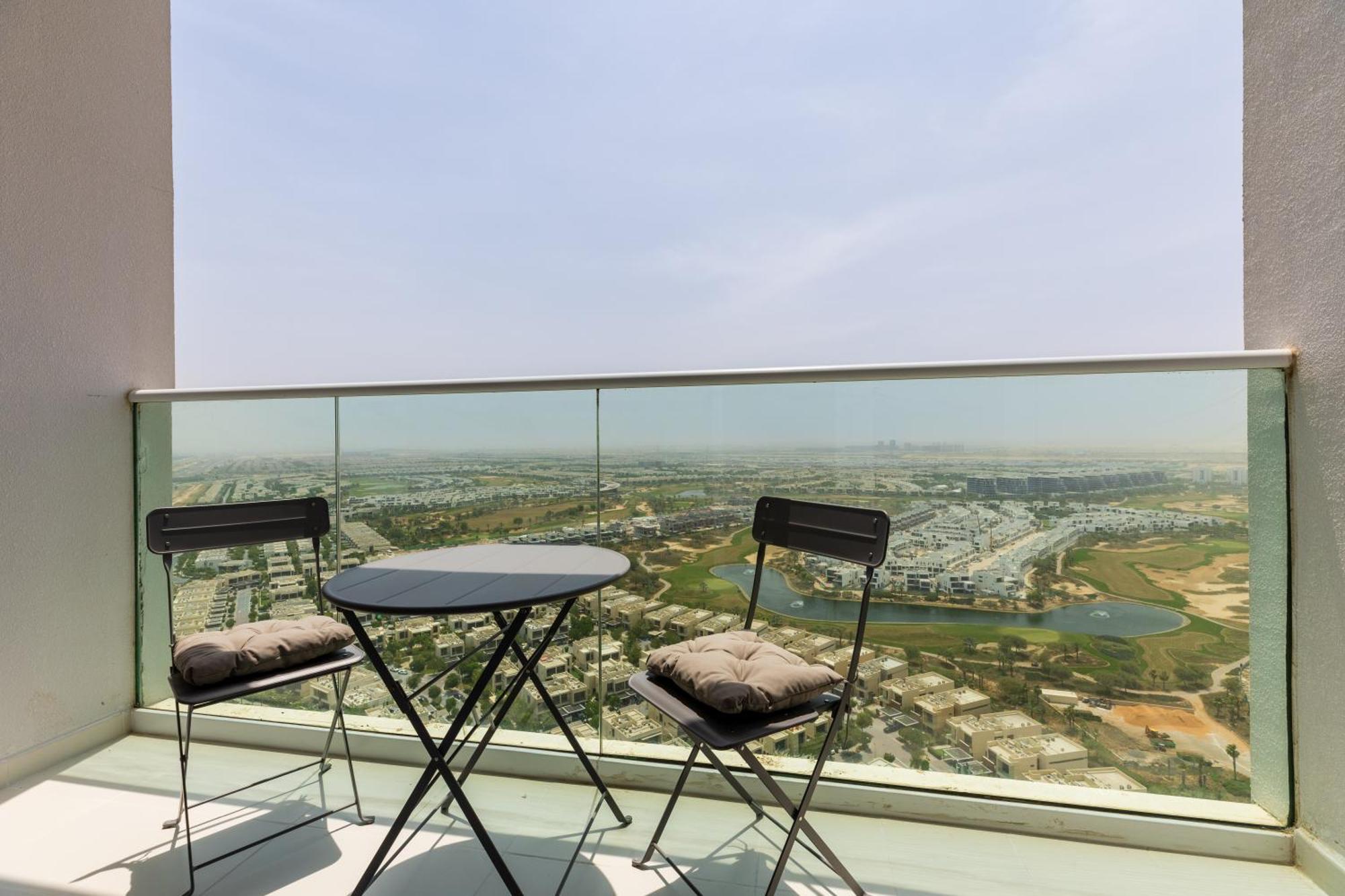 Lägenhet Waves - Elegant 28th Floor Studio In Carson A, Damac Hills