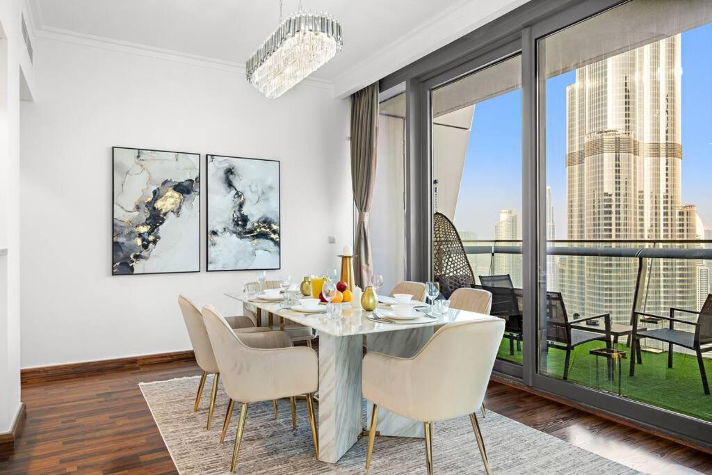 Apartment First Class 3br Burj Khalifa & Fountain Views Dubai