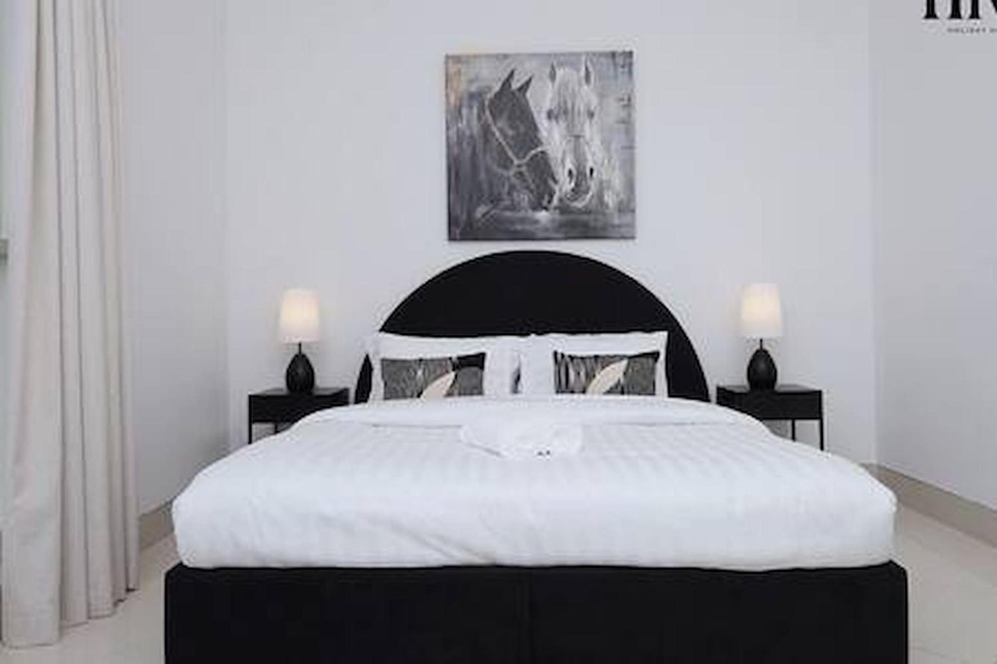 Appartement Gorgeous 2 Bed In Al Warqa