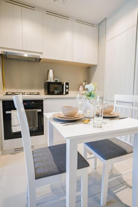 Luxury 1br Close To Burj Khalifa Lägenhet