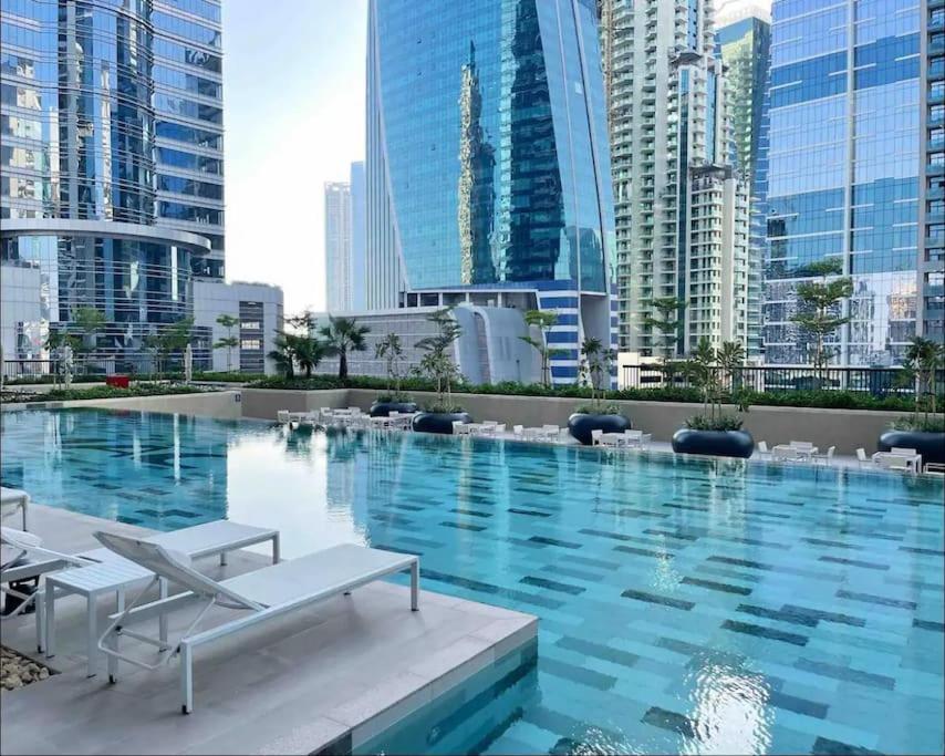 Luxury 1br Close To Burj Khalifa Lägenhet *