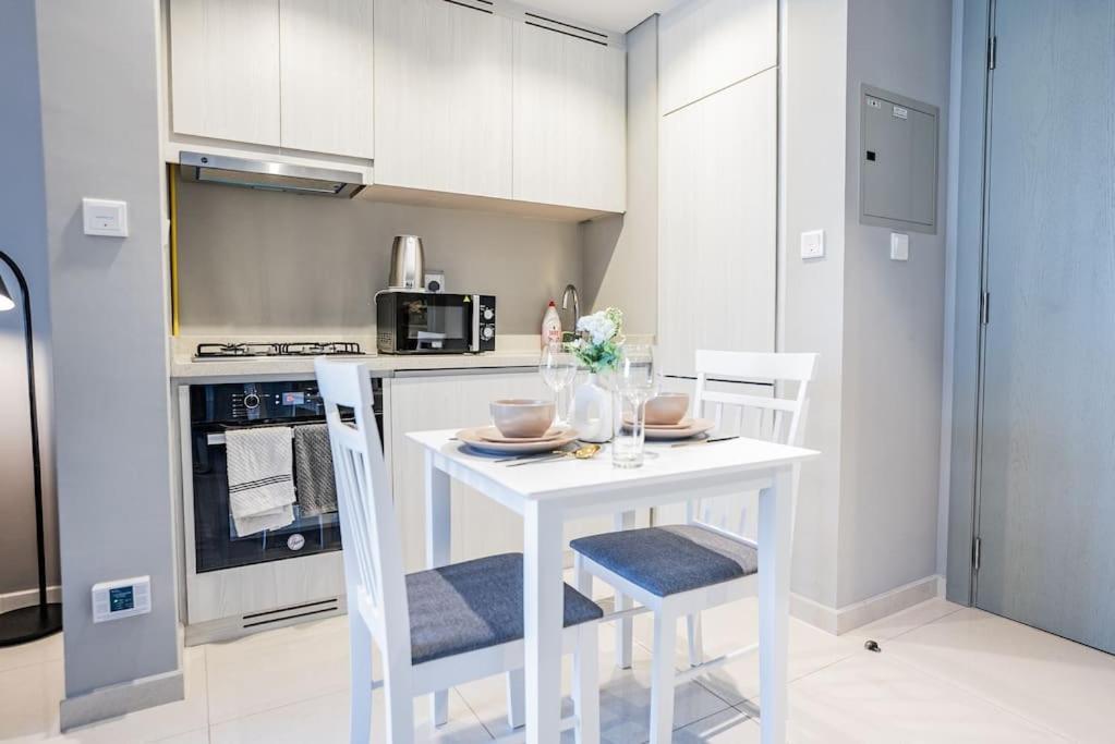 Luxury 1br Close To Burj Khalifa Lägenhet