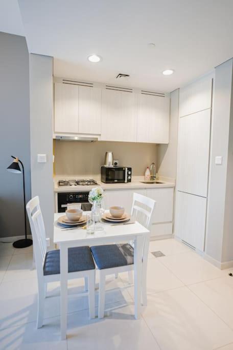 Luxury 1br Close To Burj Khalifa Lägenhet