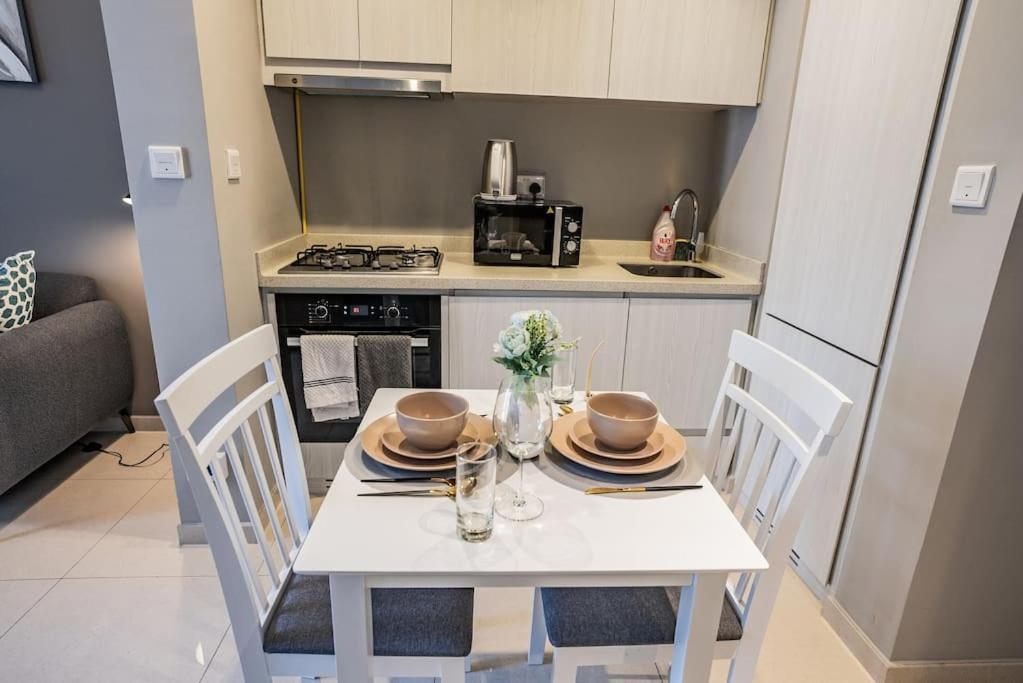 Luxury 1br Close To Burj Khalifa Lägenhet
