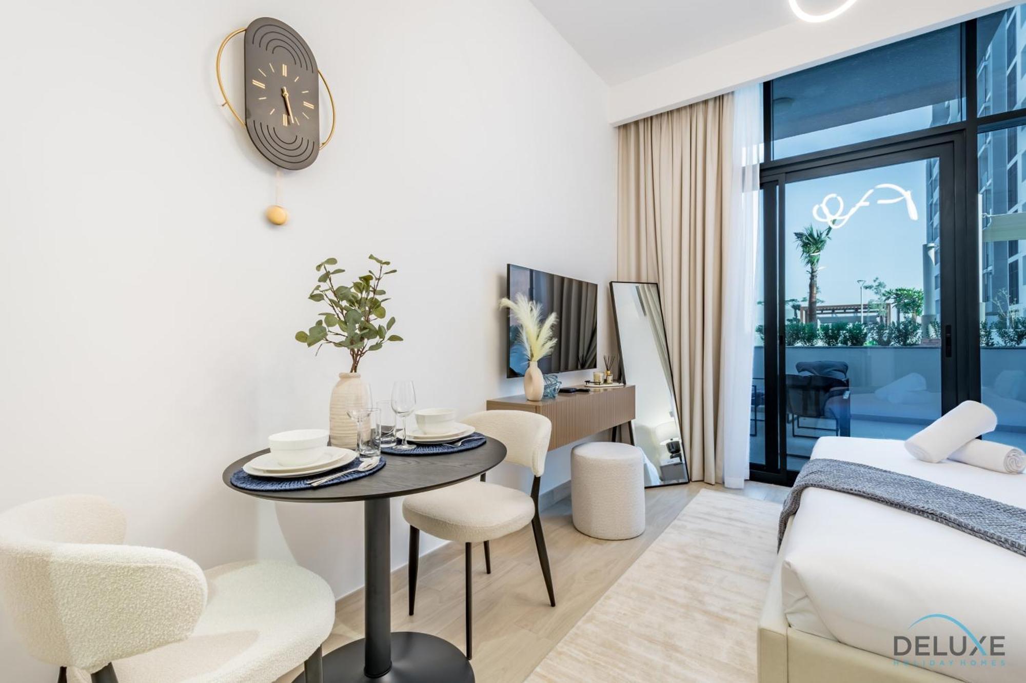 Stylish In Azizi Riviera 37 Al Merkadh By Deluxe Homes Appartement