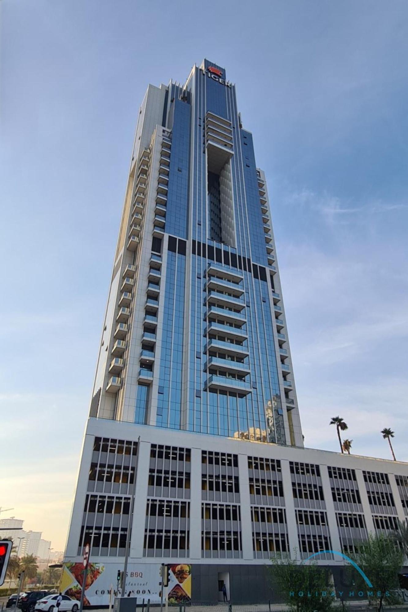 Majestic In Regina Tower, Jumeirah Village Circle By Deluxe Homes Appartement