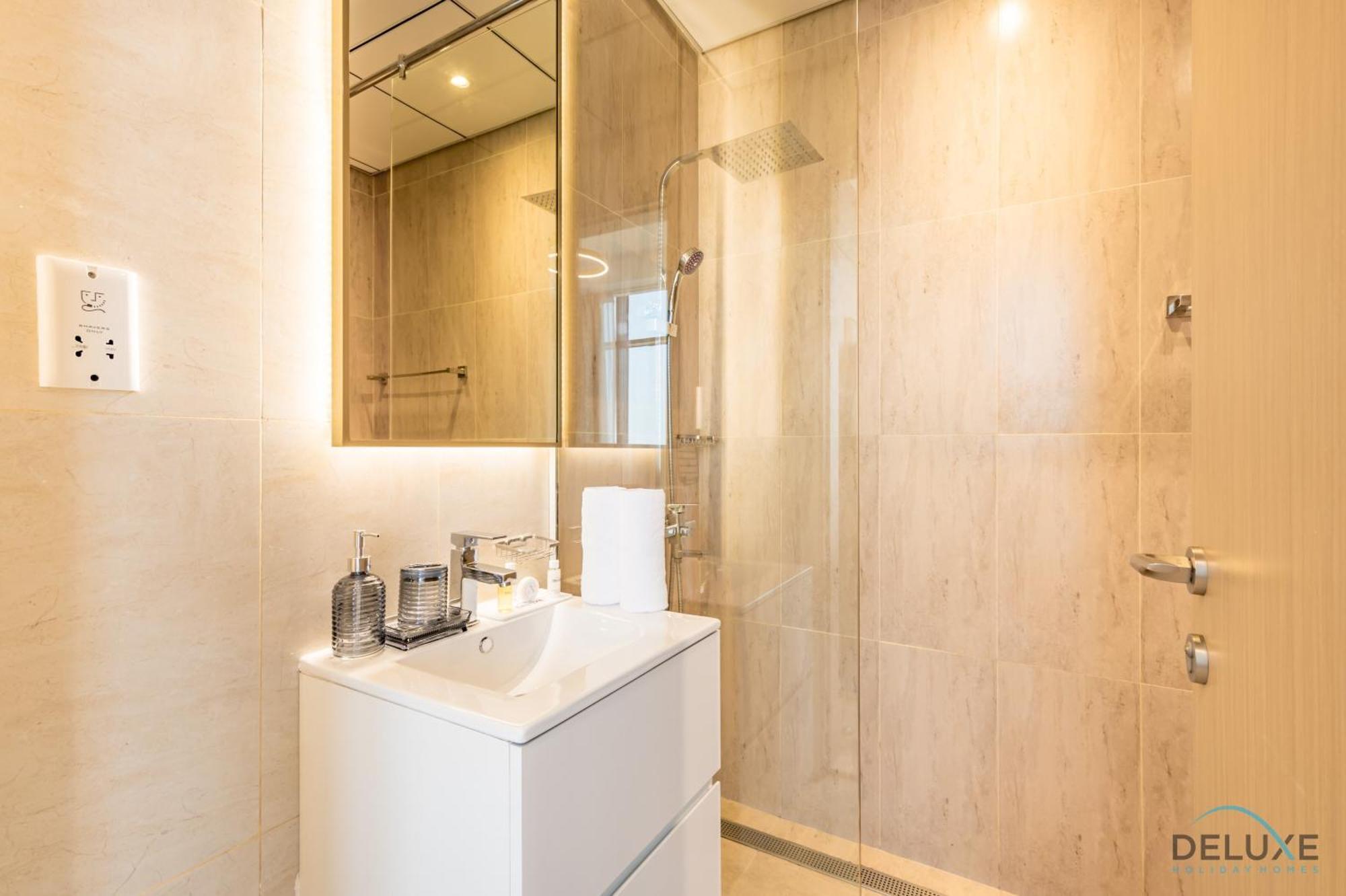 Majestic In Regina Tower, Jumeirah Village Circle By Deluxe Homes Appartement Dubaï