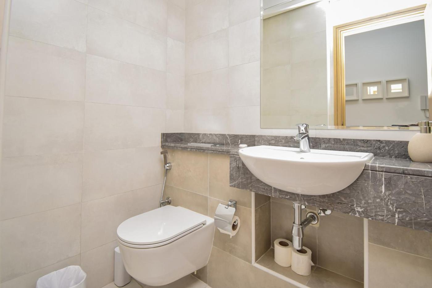Elegant 2br View With Rooftop Pool The Bay Apartamento *