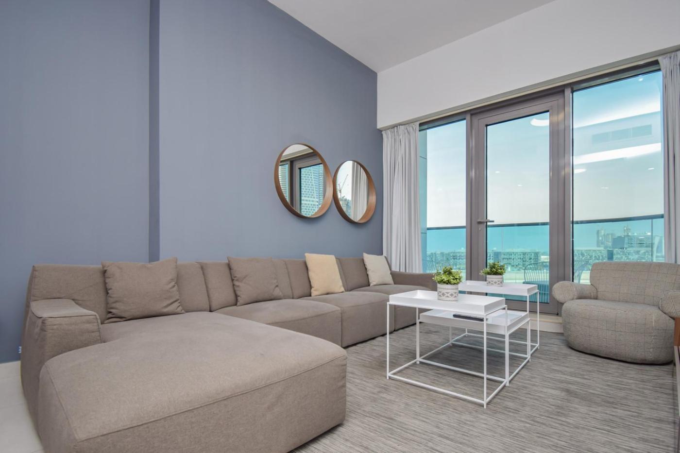 Elegant 2br View With Rooftop Pool The Bay Apartamento