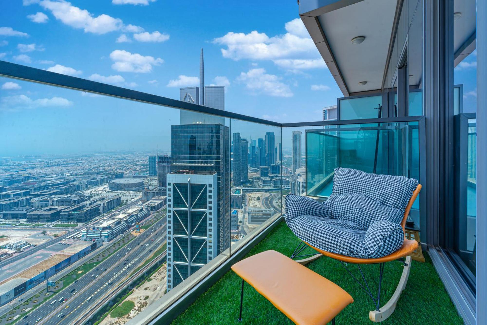 Apartment 3 King Beds - 7mins To Mall - High Floor Sun Set And Sea View