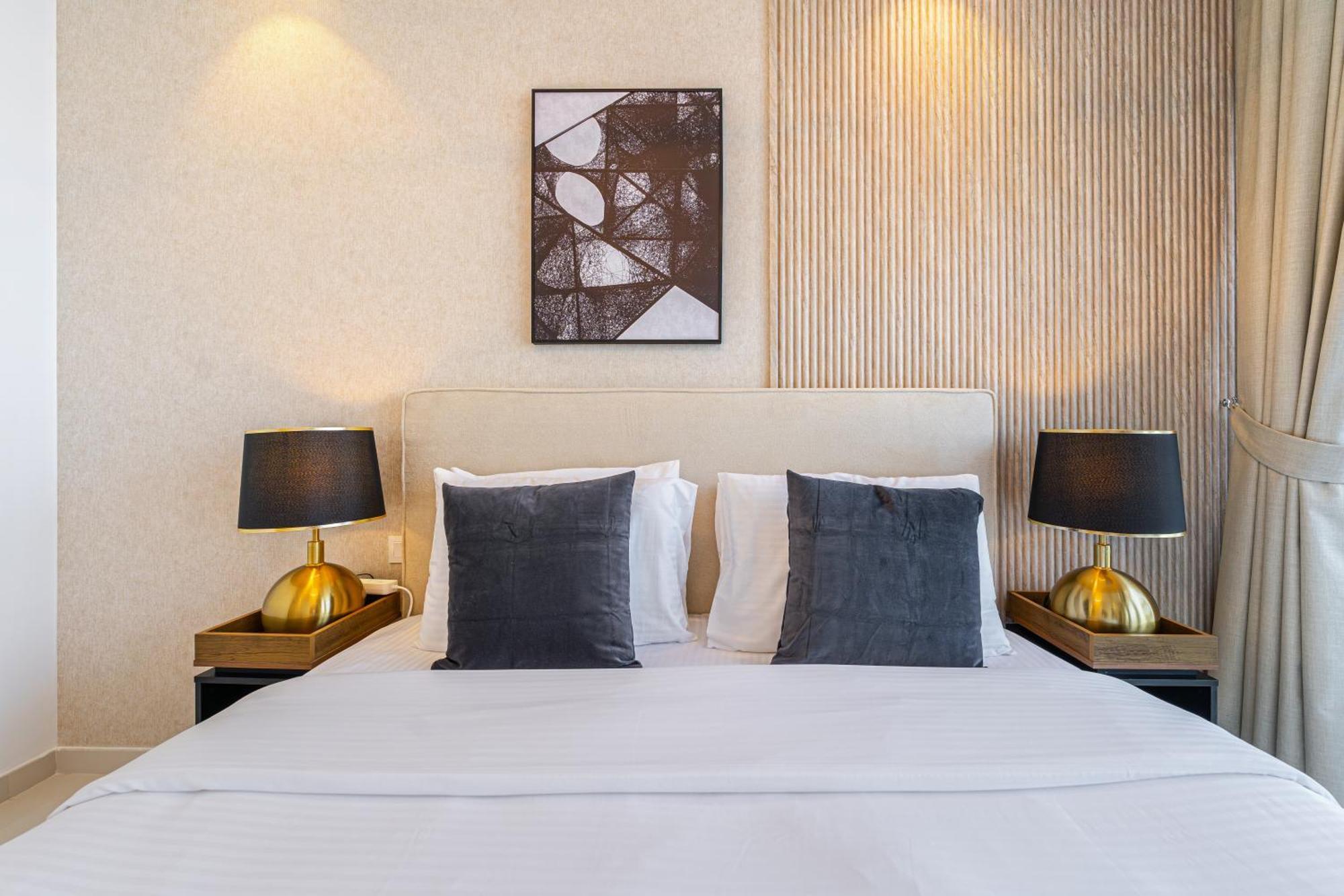 3 King Beds - 7mins To Mall - High Floor Sun Set And Sea View * Dubai