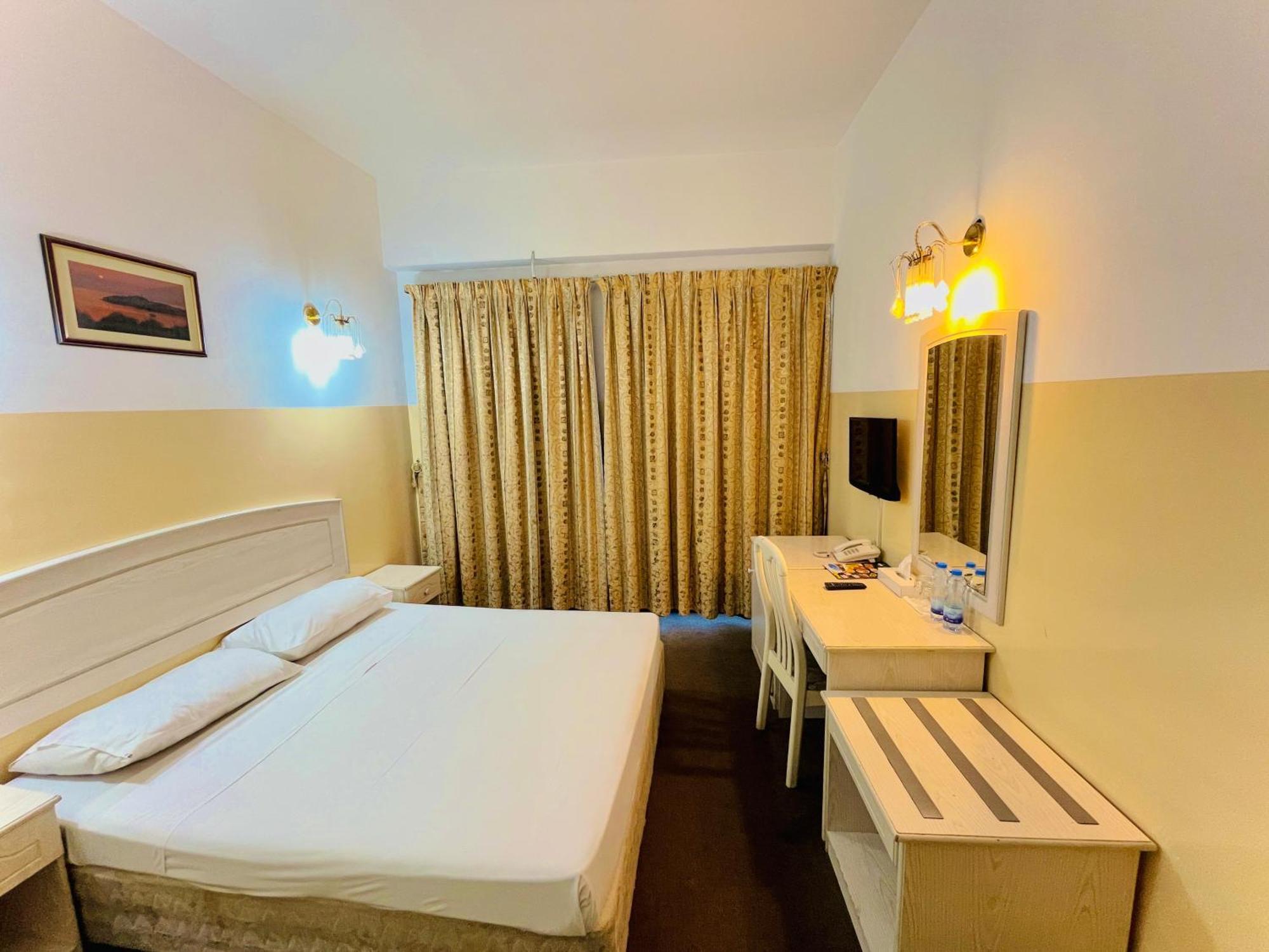 Hotell Queens 2*