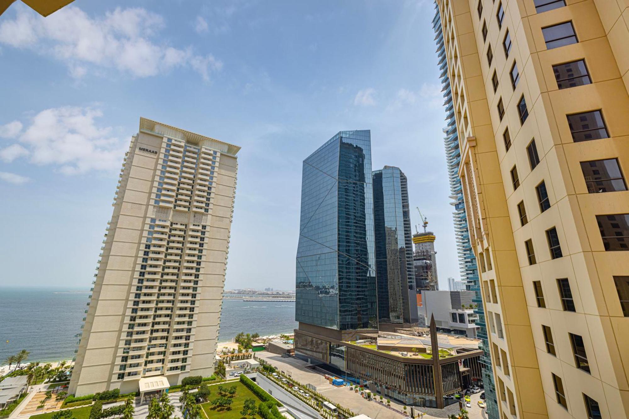 Seafront Newly Renovated 2br In Jbr * Dubái