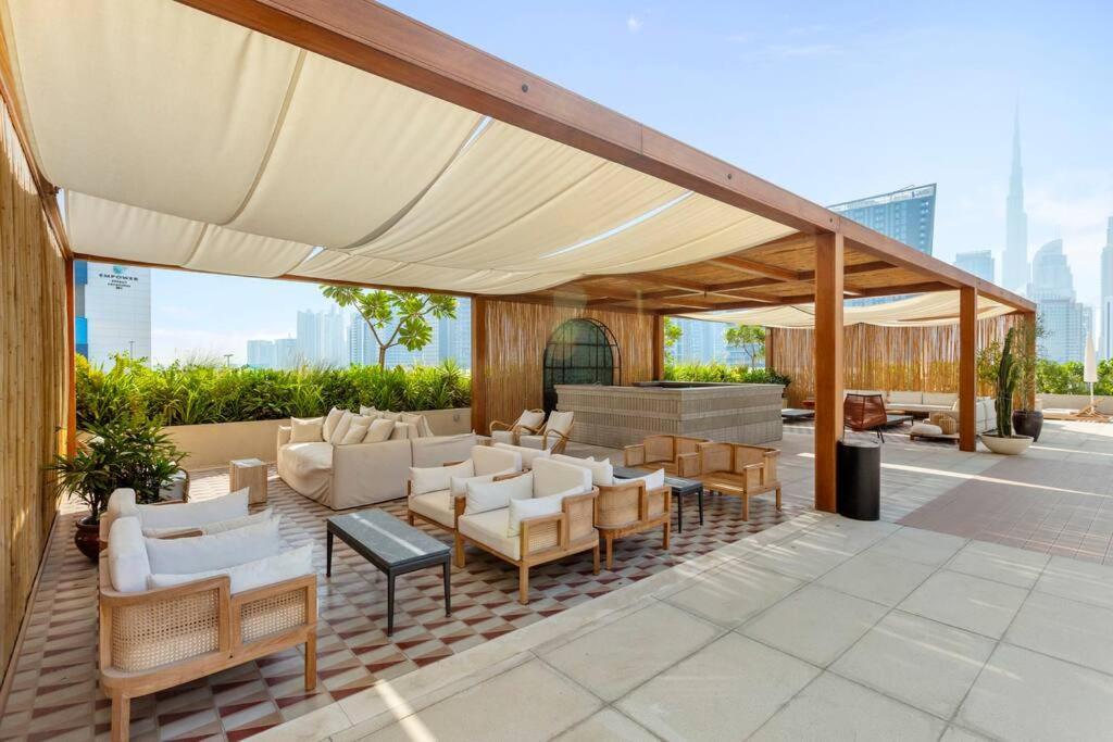 Stylish In Upside Living With Amenities * Dubaï