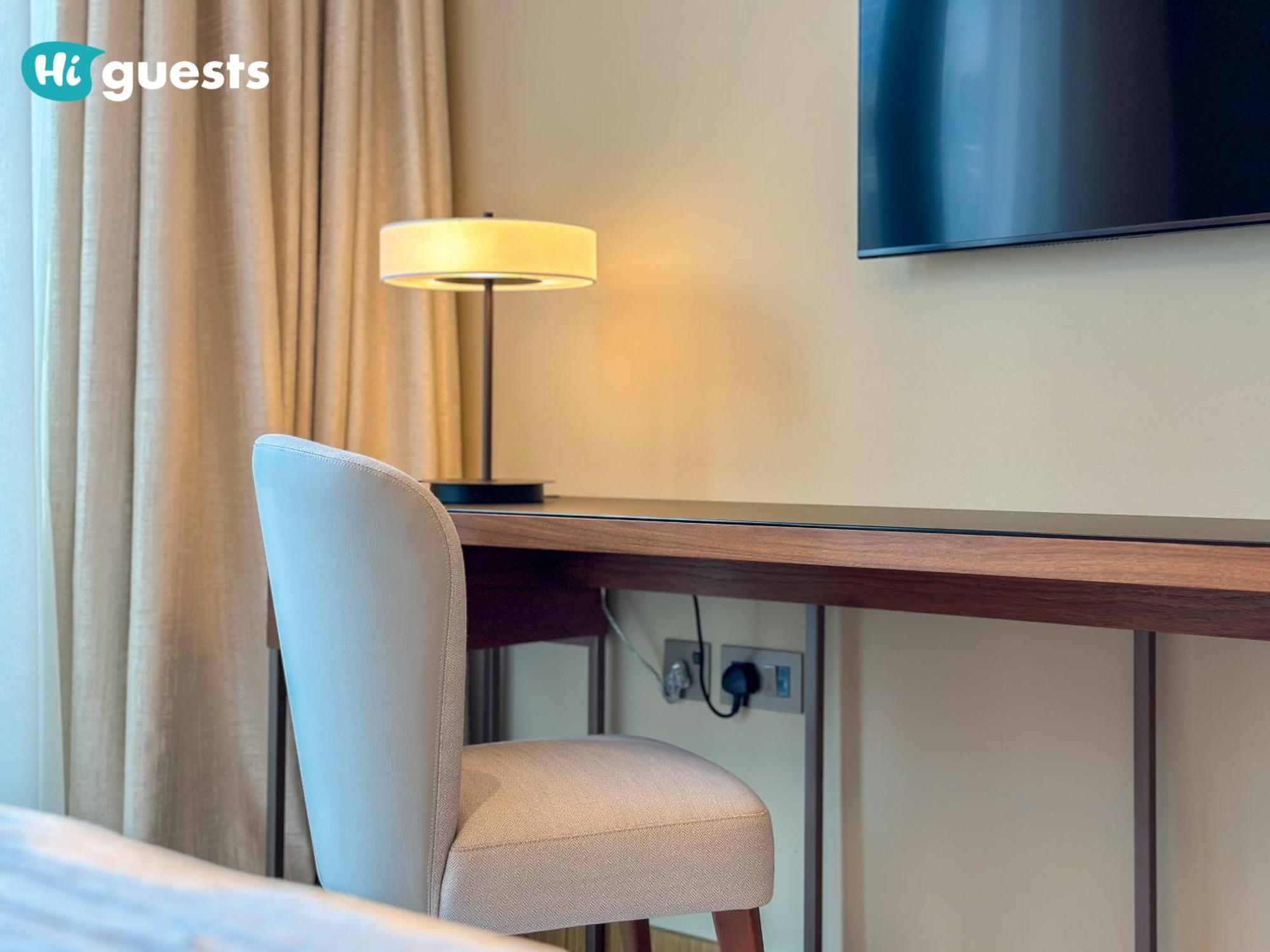 Higuests - Sky-high Experience Luxe Living On The 24th Floor Appartement