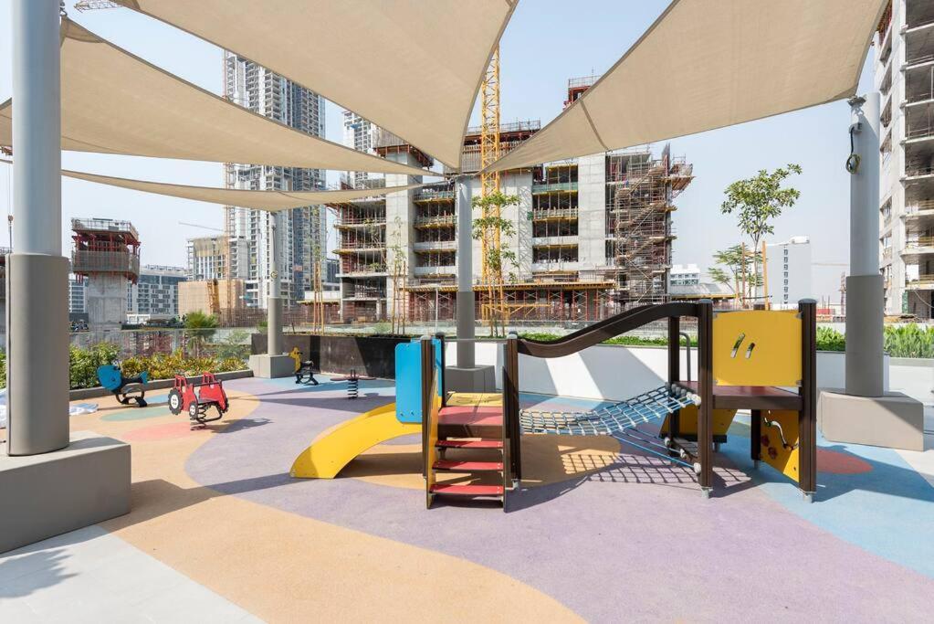 Apartment Cozy Studio By Skylight Azizi Riviera 41 *