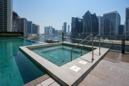 Lux 15 Northside With A Pool, Gym & Canal Views Appartement Dubaï