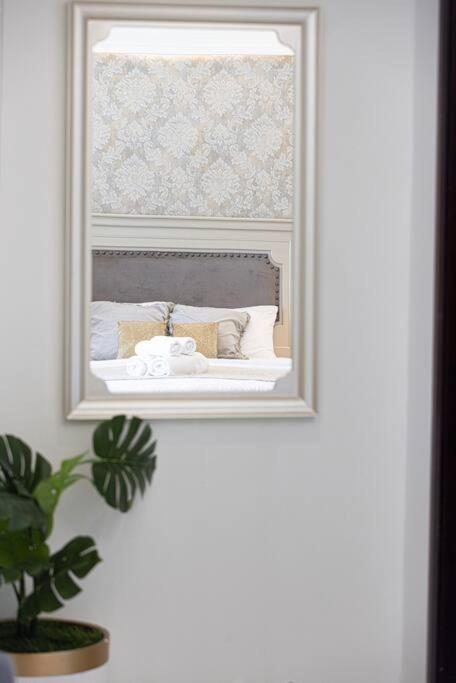 Classic Charm A With Iconic Marina Views *