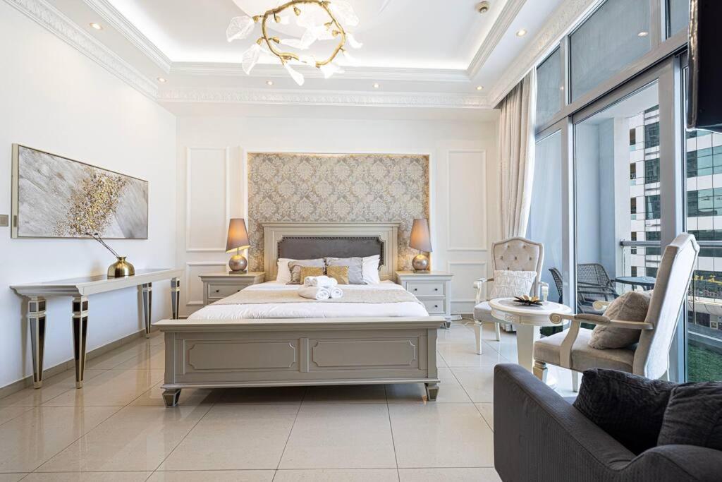 Classic Charm A With Iconic Marina Views Dubaï
