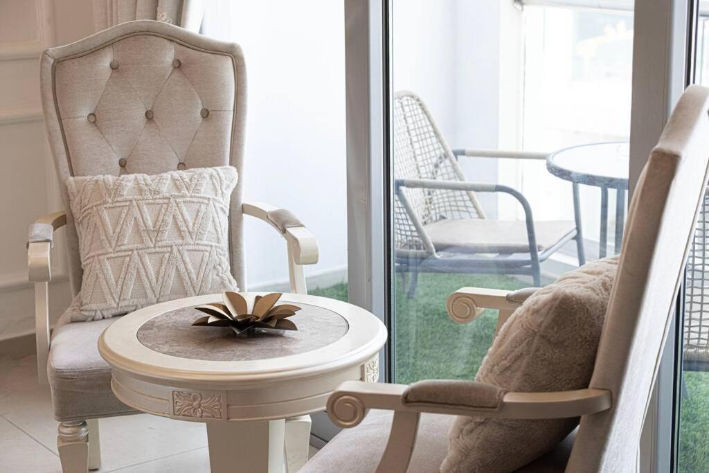 Classic Charm A With Iconic Marina Views Dubaï