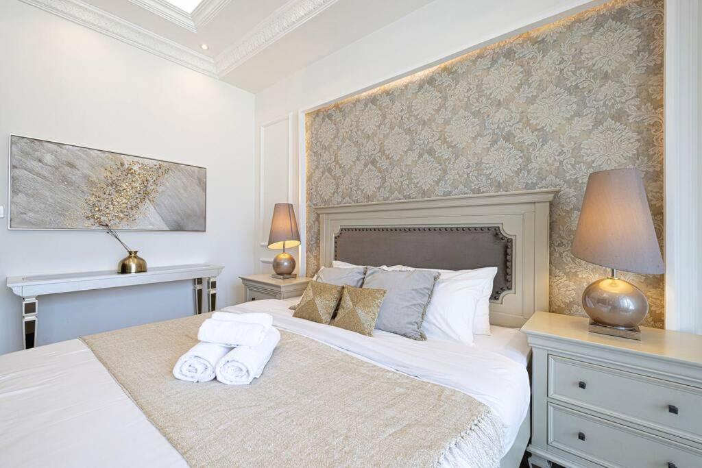 Classic Charm A With Iconic Marina Views