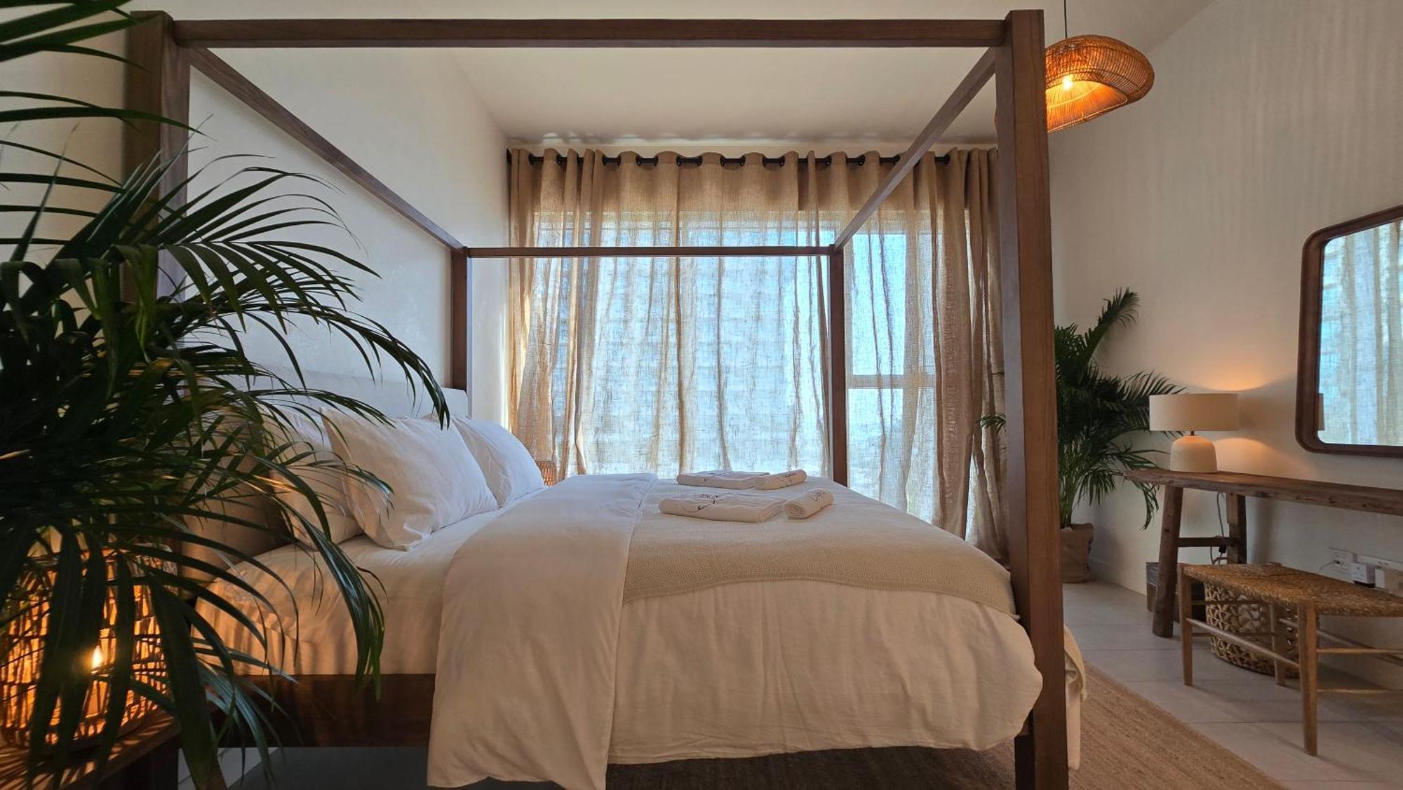 Luxury 2br Biophilic Retreat With Private Jacuzzi, Massage Chair & Infinity Pool