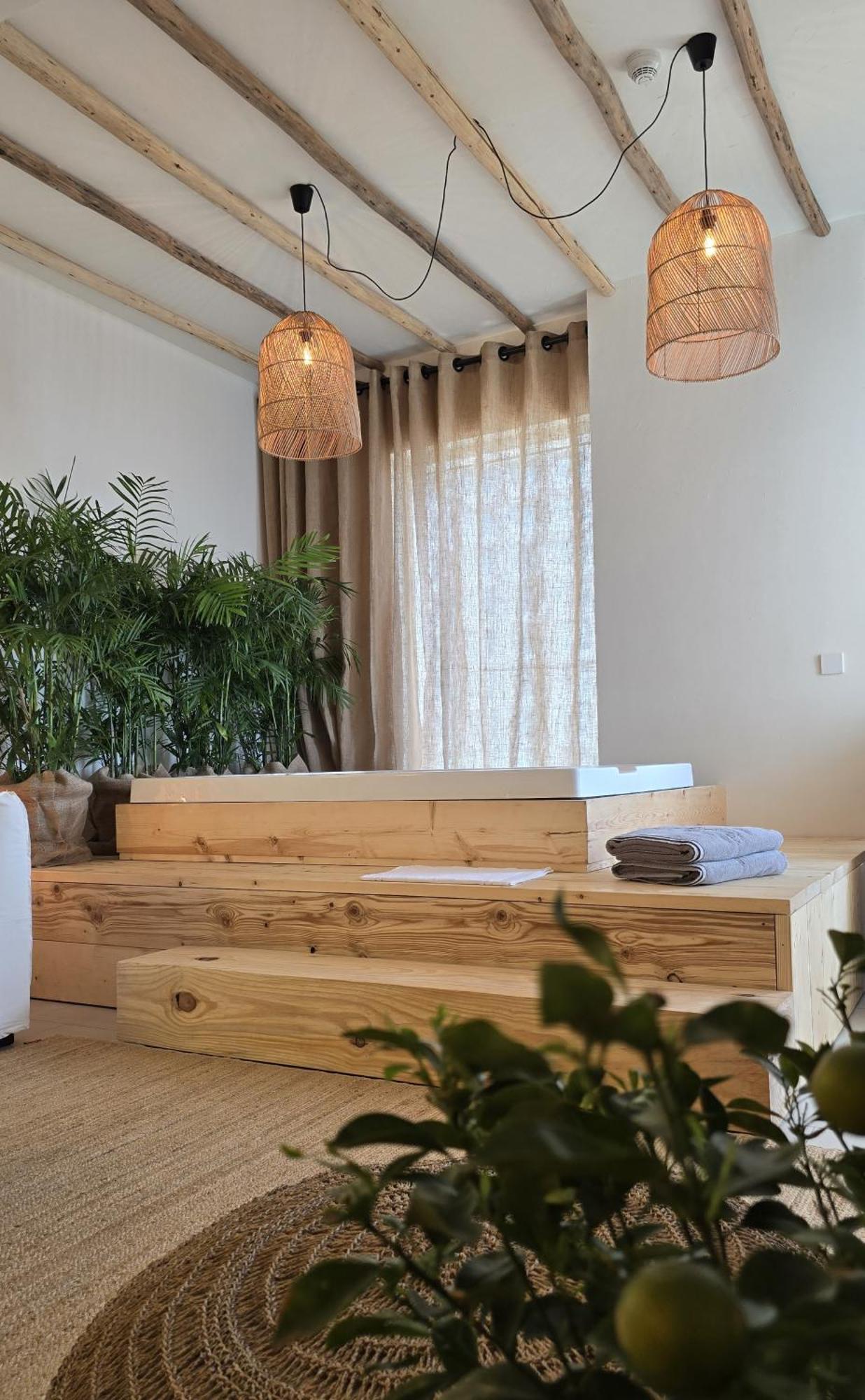 Luxury 2br Biophilic Retreat With Private Jacuzzi, Massage Chair & Infinity Pool Appartement *