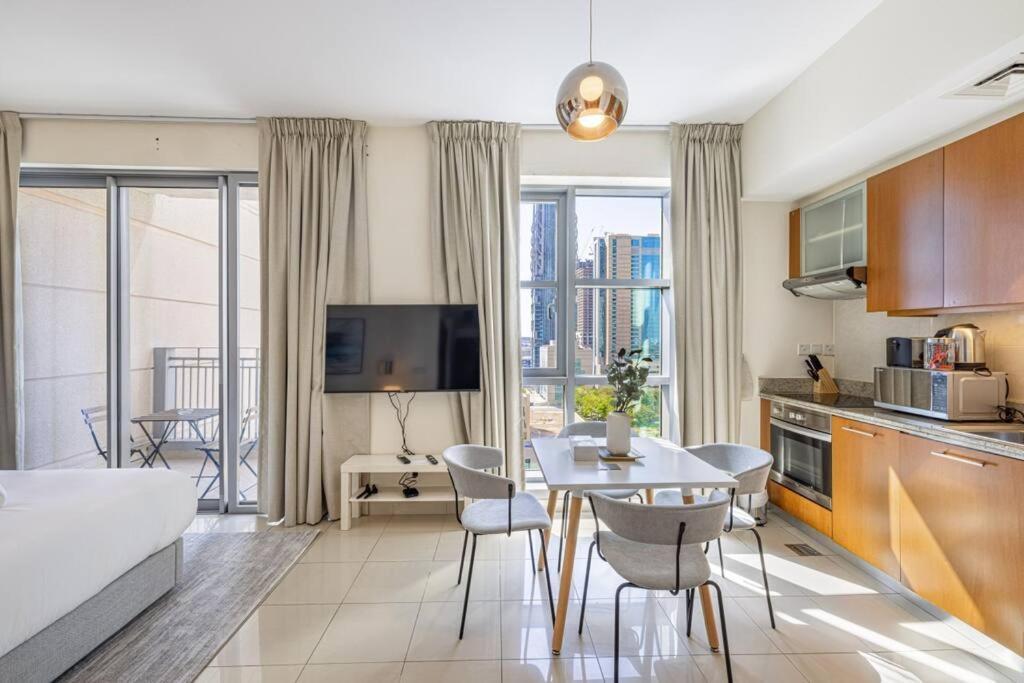 Modern And Bright In The Heart Of Downtown * Dubaï