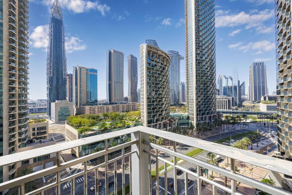Modern And Bright In The Heart Of Downtown Appartement Dubaï