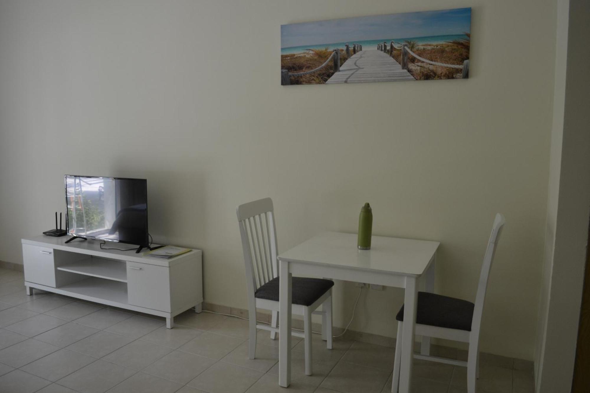 Stunning Close To Metro Apartament *