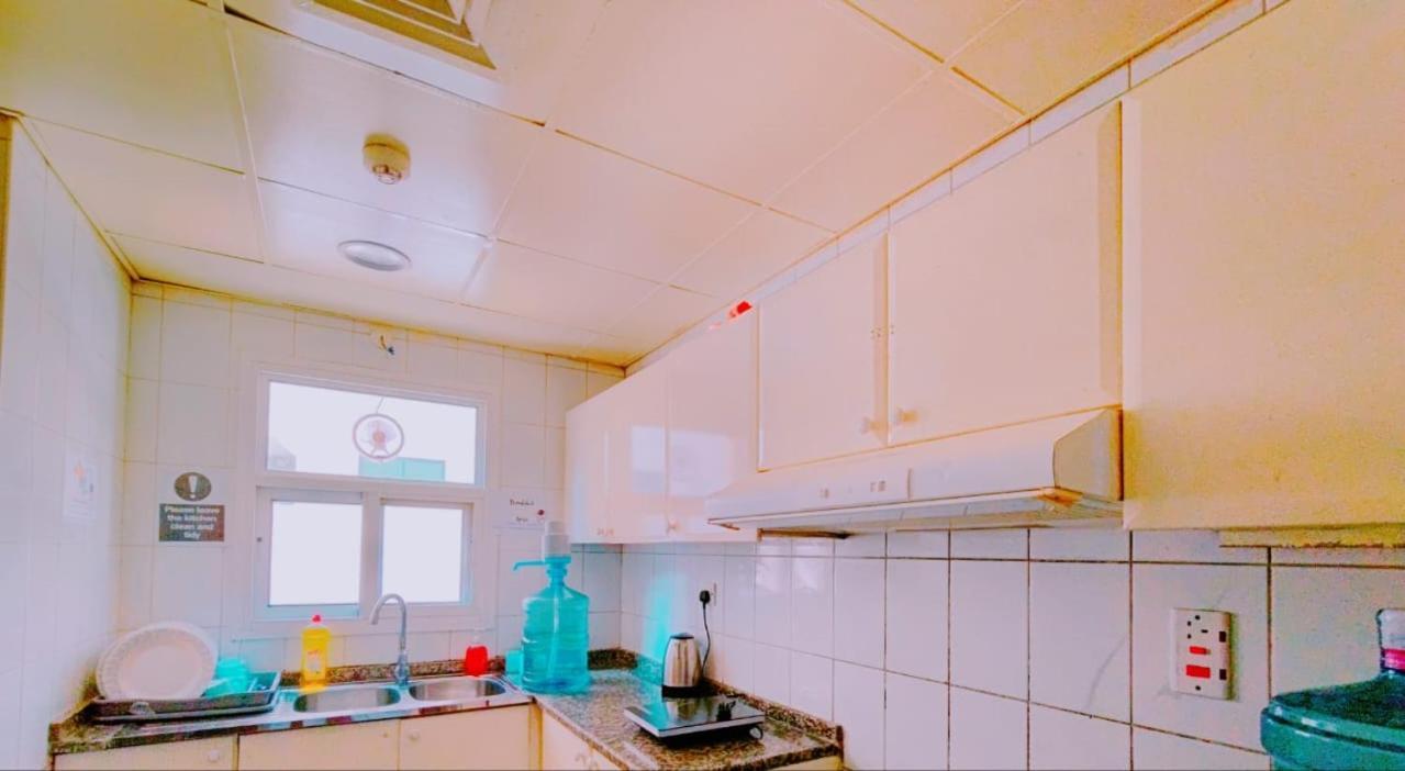 Hostel Universe Premium Capsule 5 Min Walking From Sharaf Dg Metro Station Al Makhool *