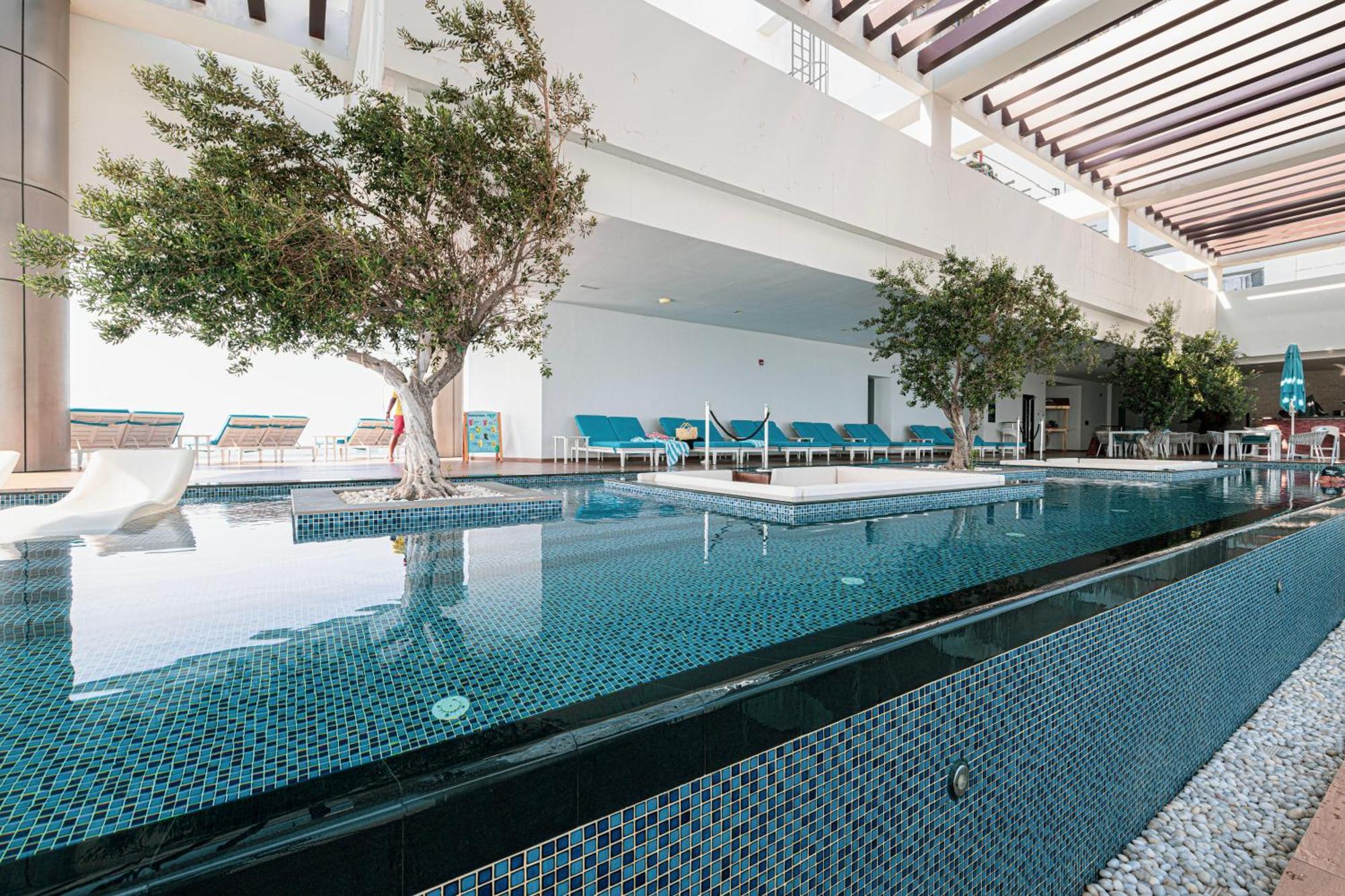 Paramount Midtown, Infinity Pool, Burj Skyline Views Dubái