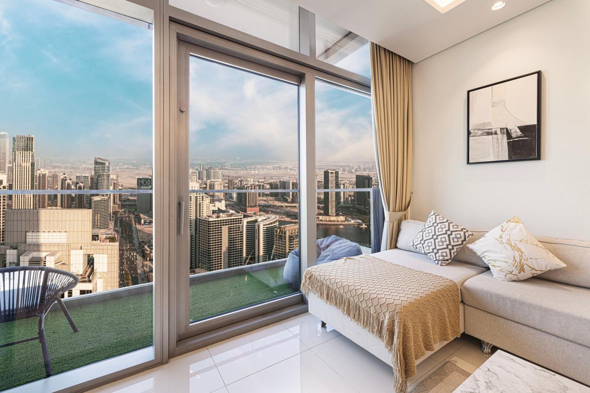 Paramount Midtown, Infinity Pool, Burj Skyline Views * Dubái