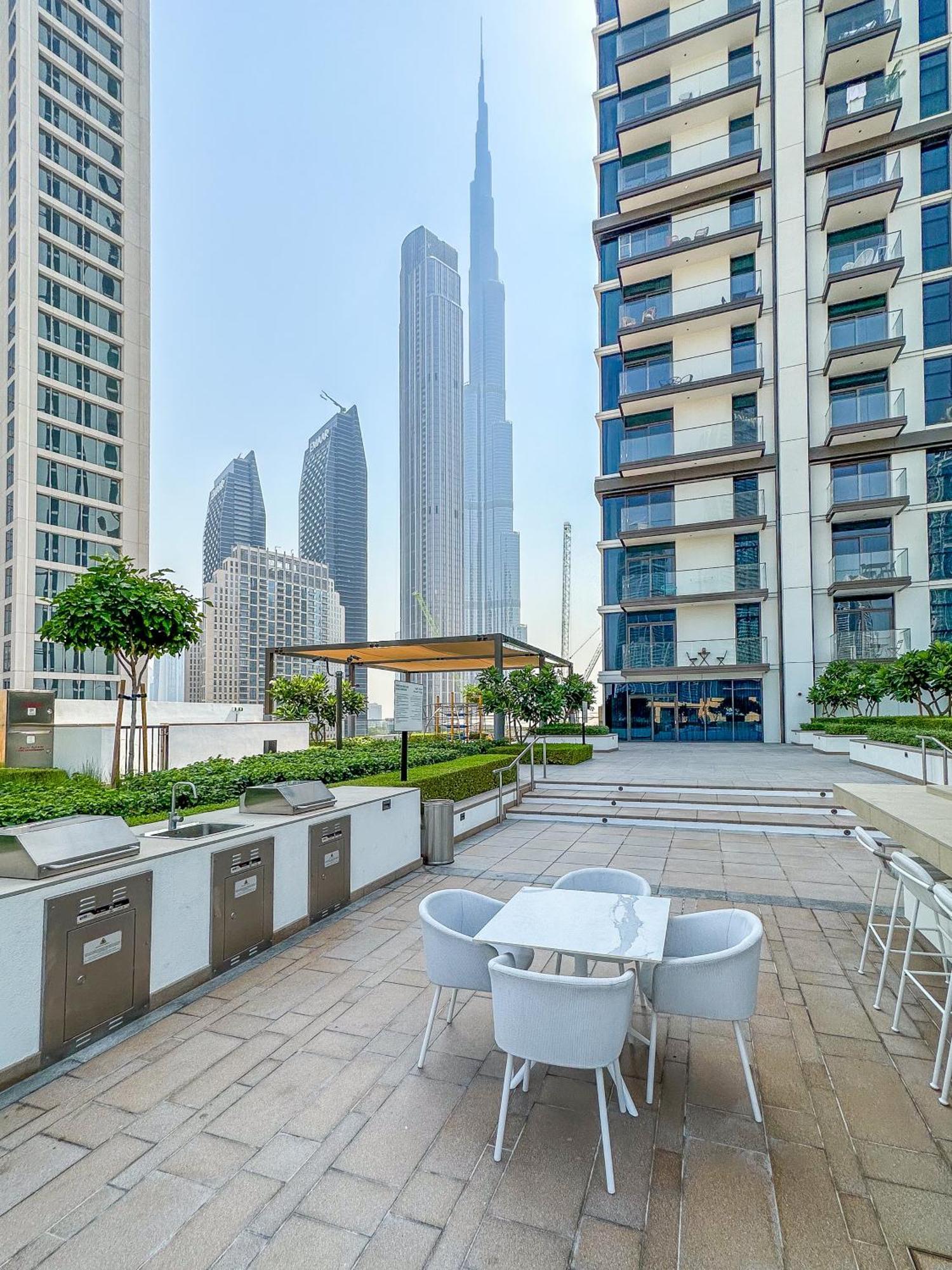 Apartamento Stylish 3br Maid's In Burj Crown With Burj Khalifa View Dubái