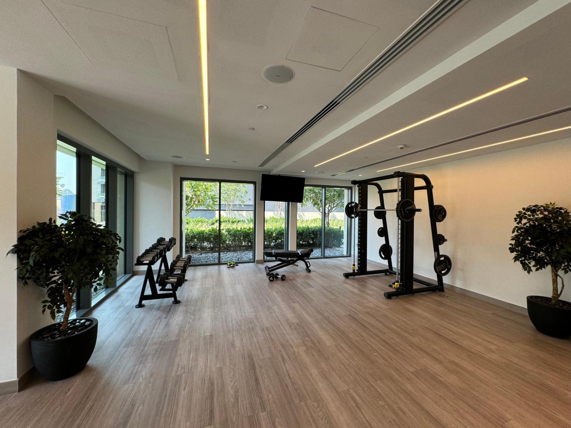 Burj Royale Condo, Close To Mall & Attractions