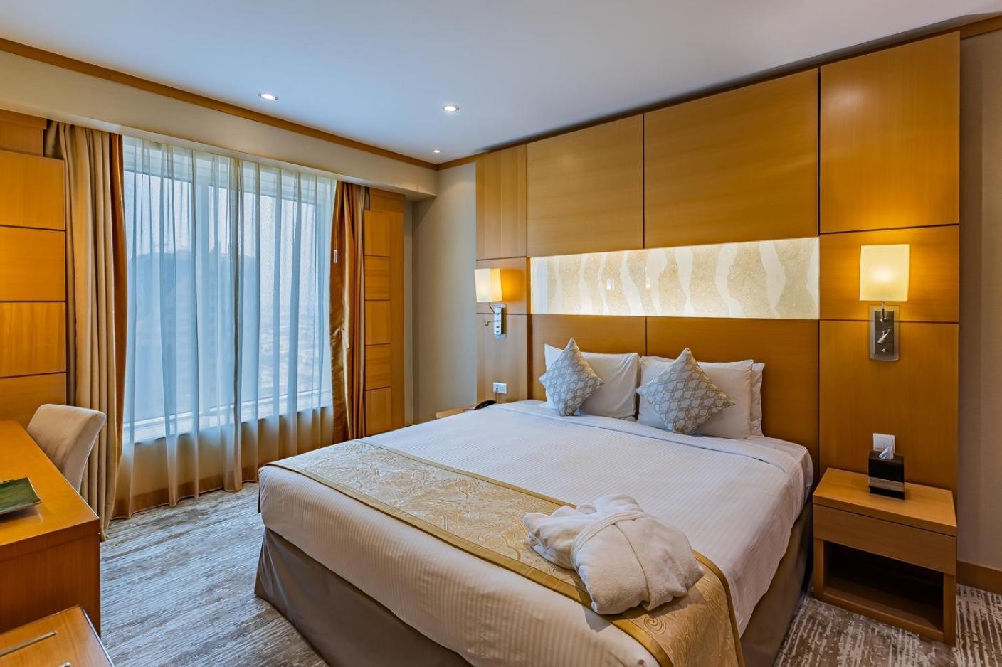 Hotel Carlton Downtown 4*