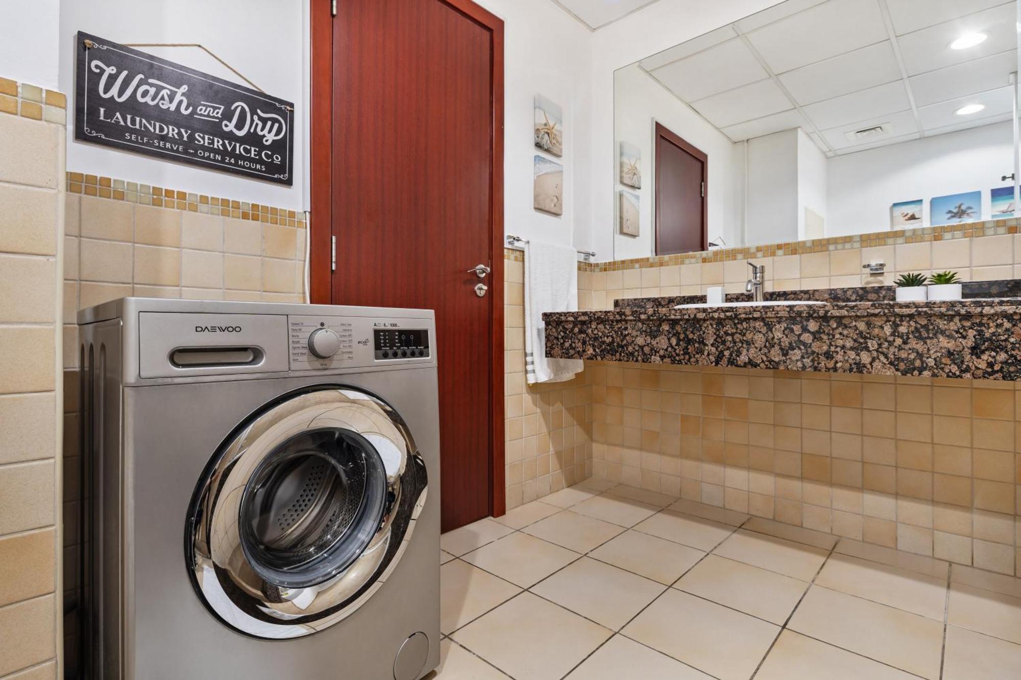 La Buena Vida: Beachfront Luxury With Full Kitchen Apartment *