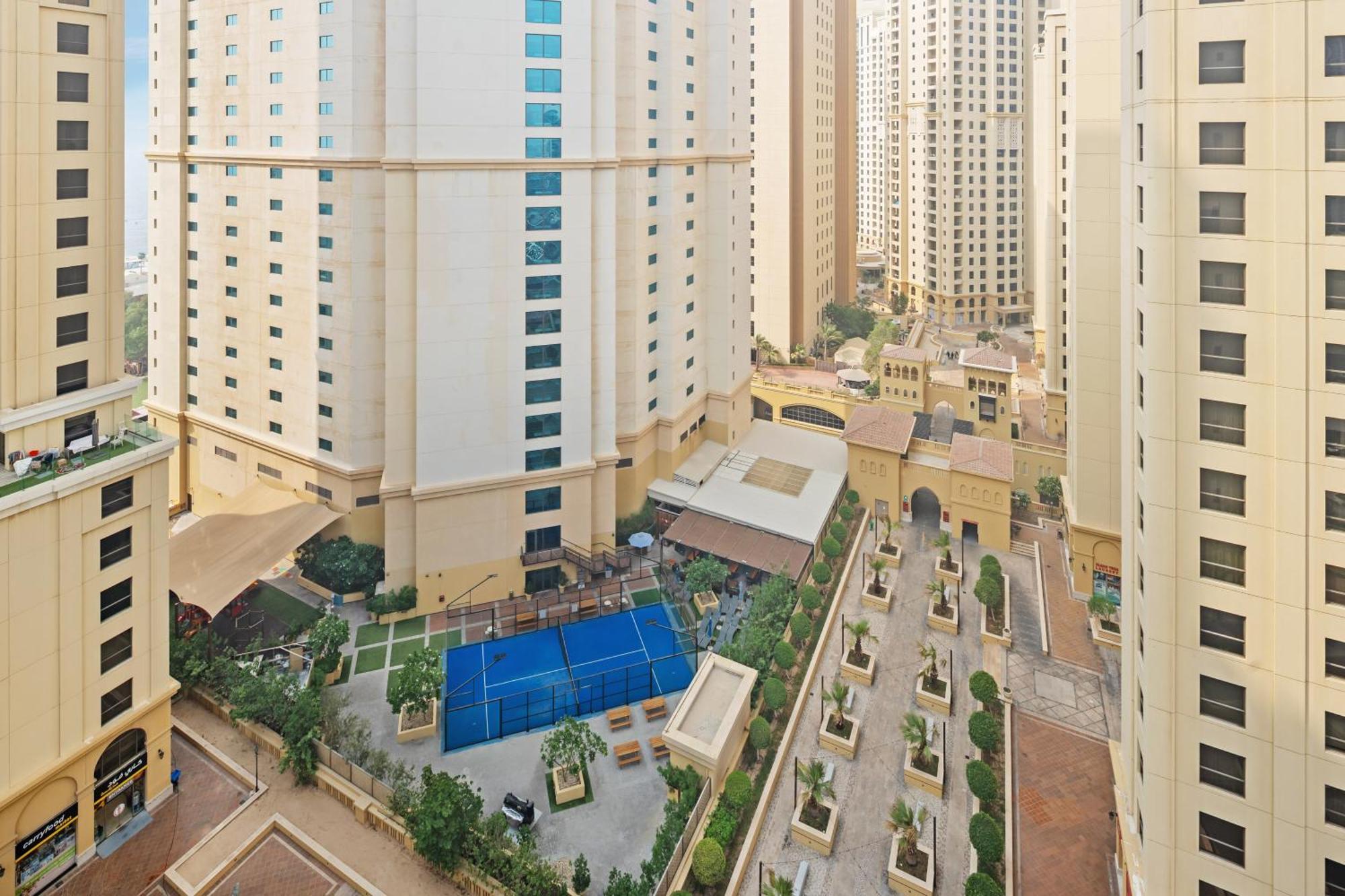 Apartment La Buena Vida: Beachfront Luxury With Full Kitchen Dubai