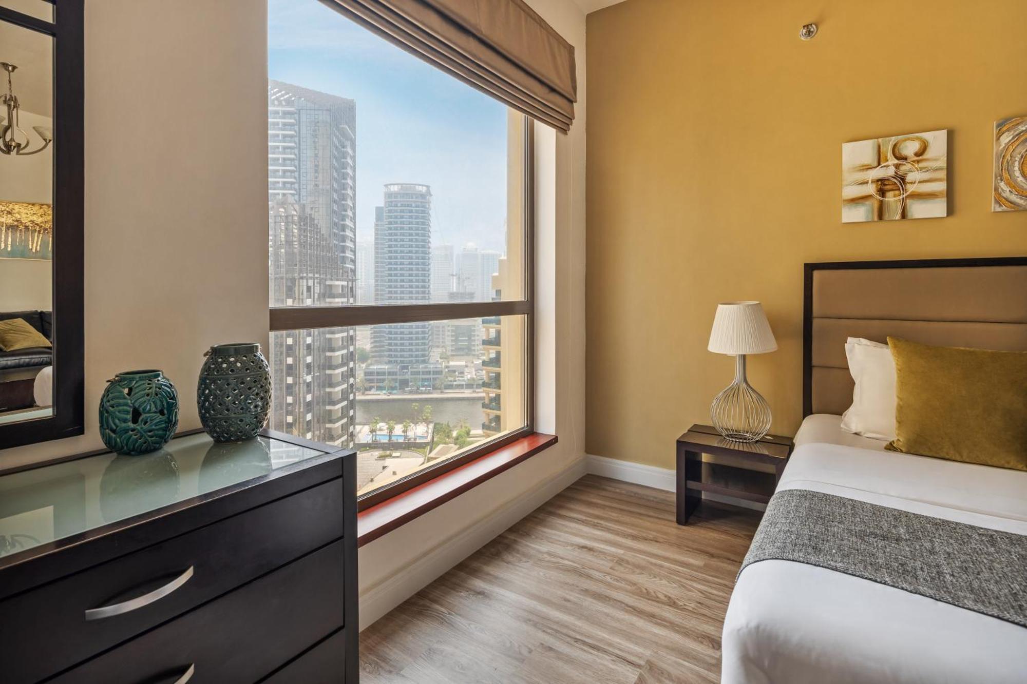 La Buena Vida: Beachfront Luxury With Full Kitchen Apartment Dubai