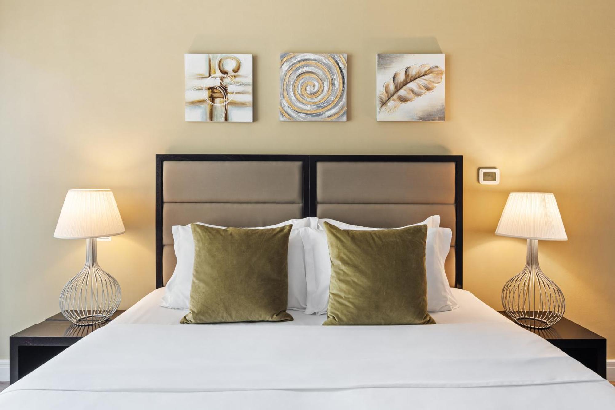 La Buena Vida: Beachfront Luxury With Full Kitchen Apartment Dubai