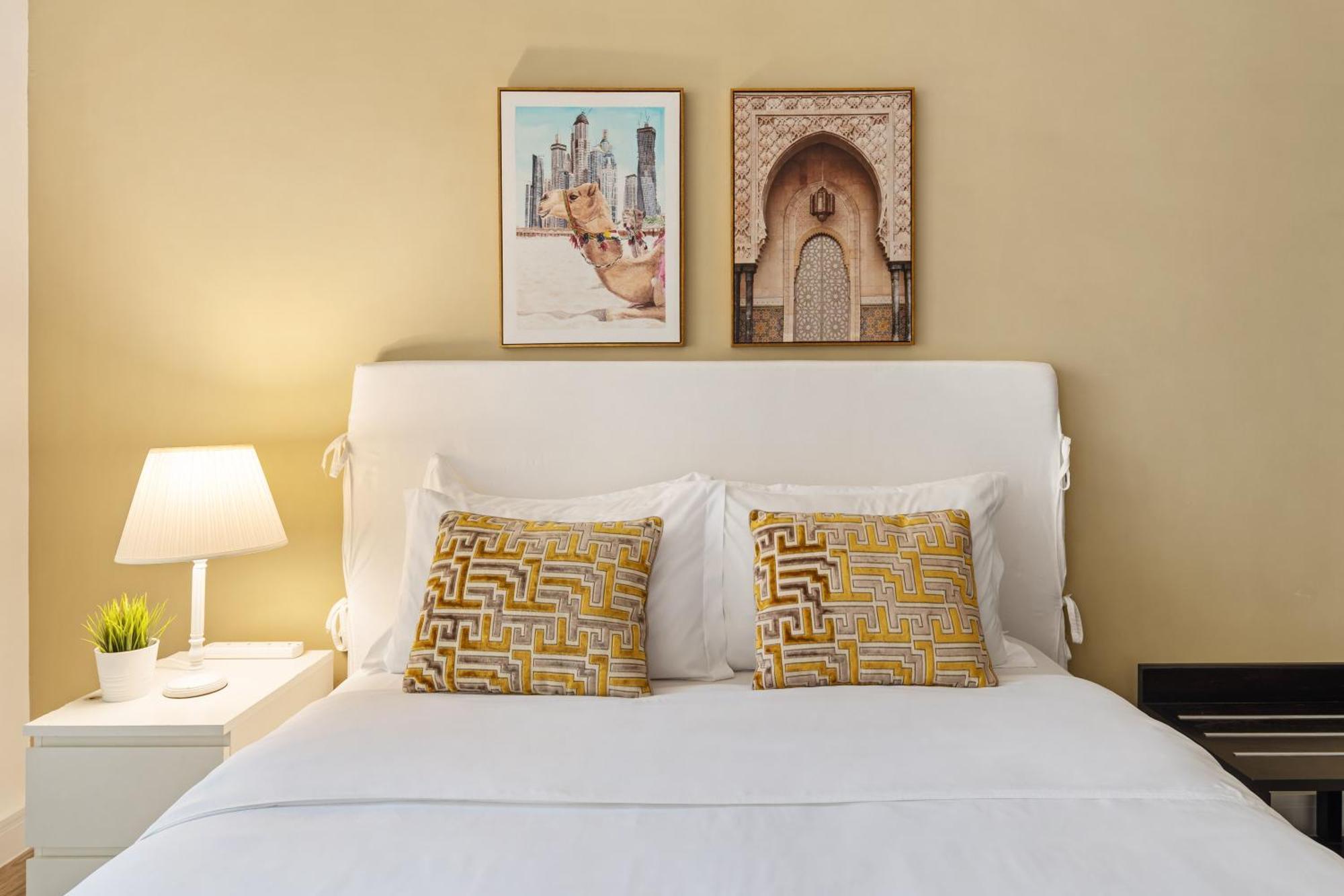 La Buena Vida: Beachfront Luxury With Full Kitchen Dubai