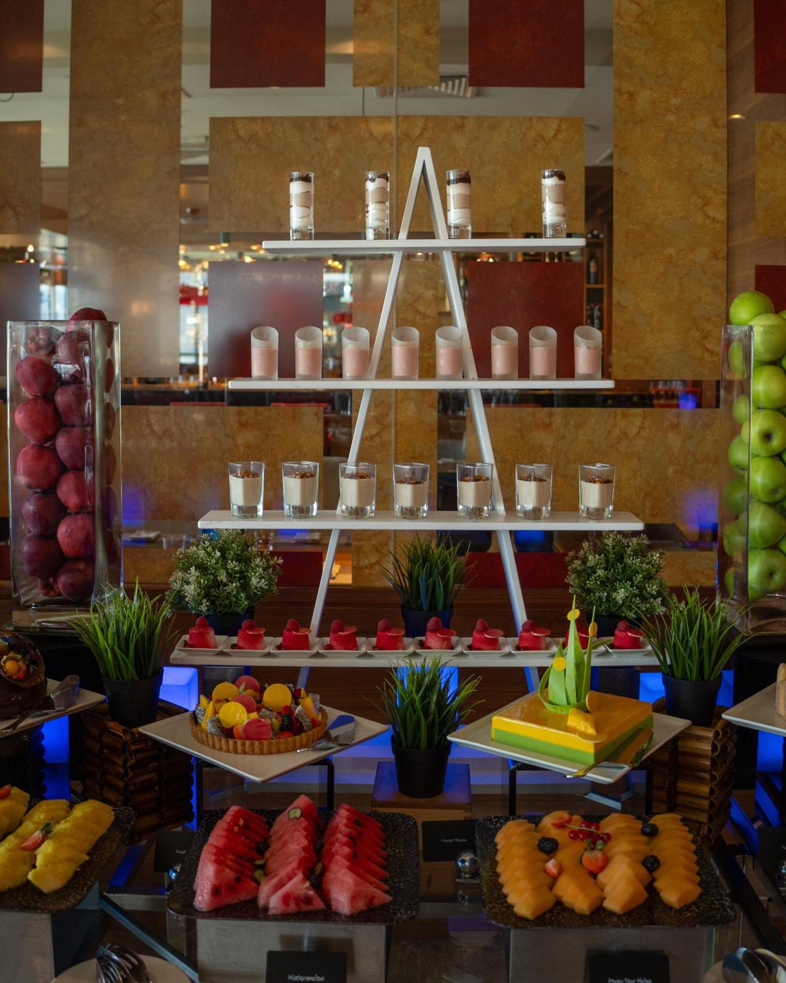 Media Rotana Hotell 5*
