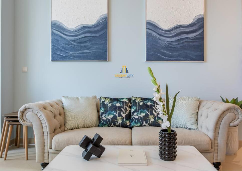 Luxurious 2 Bed Next To Burj Khalifa, Hosted By Desert Appartement *