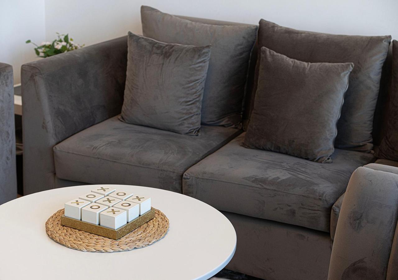 Palace Residences 2br With Stunning Creek Views Apartment Dubai