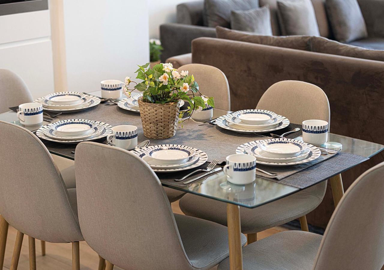 Palace Residences 2br With Stunning Creek Views * Dubai